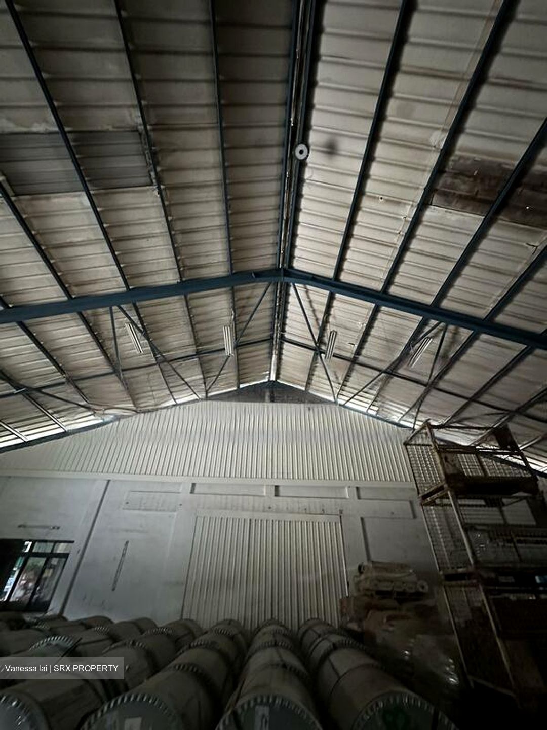 Gul Avenue (D22), Warehouse #460633771
